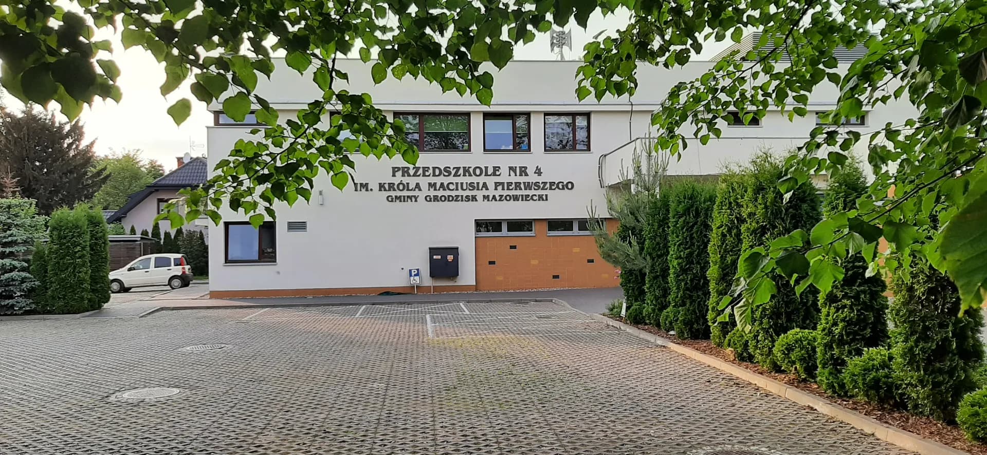 Budynek Przedszkola nr 4 im. Króla Maciusia Pierwszego w Grodzisku Mazowieckim