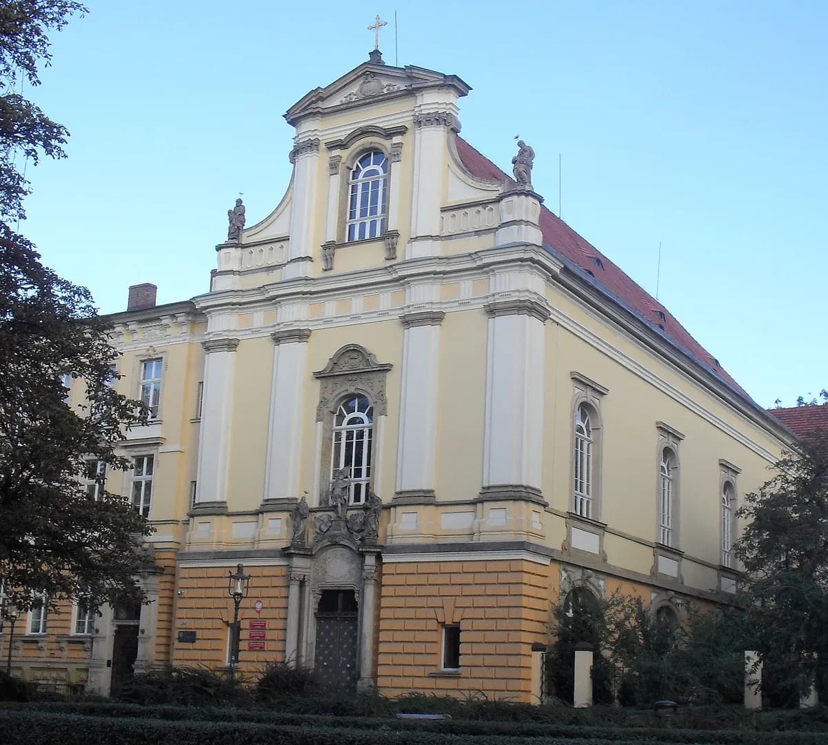 Zabytkowy budynek I LO im. Tadeusza Kościuszki w Legnicy