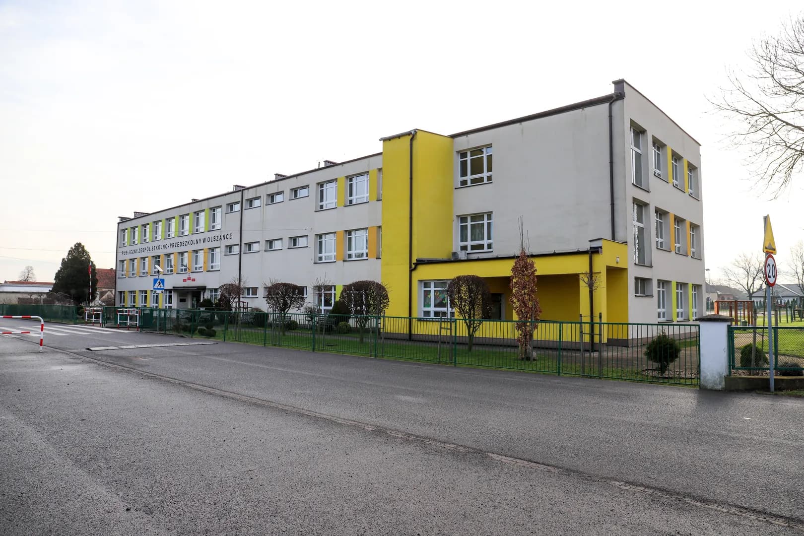 Budynek Publicznego Zespołu Szkolno-Przedszkolnego w Olszance