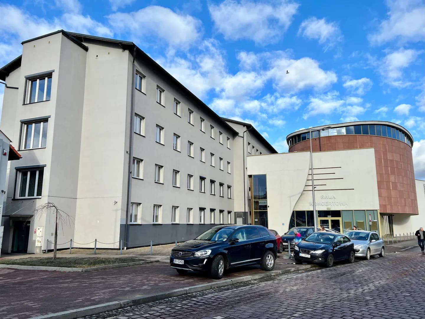 Budynek Państwowej Szkoły Muzycznej z salą koncertową w Żywcu