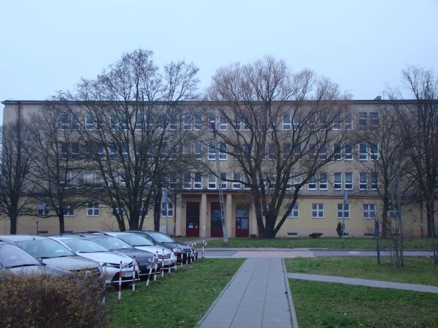 Budynek Szkoły Podstawowej nr 114 w Łodzi przy ulicy Milionowej