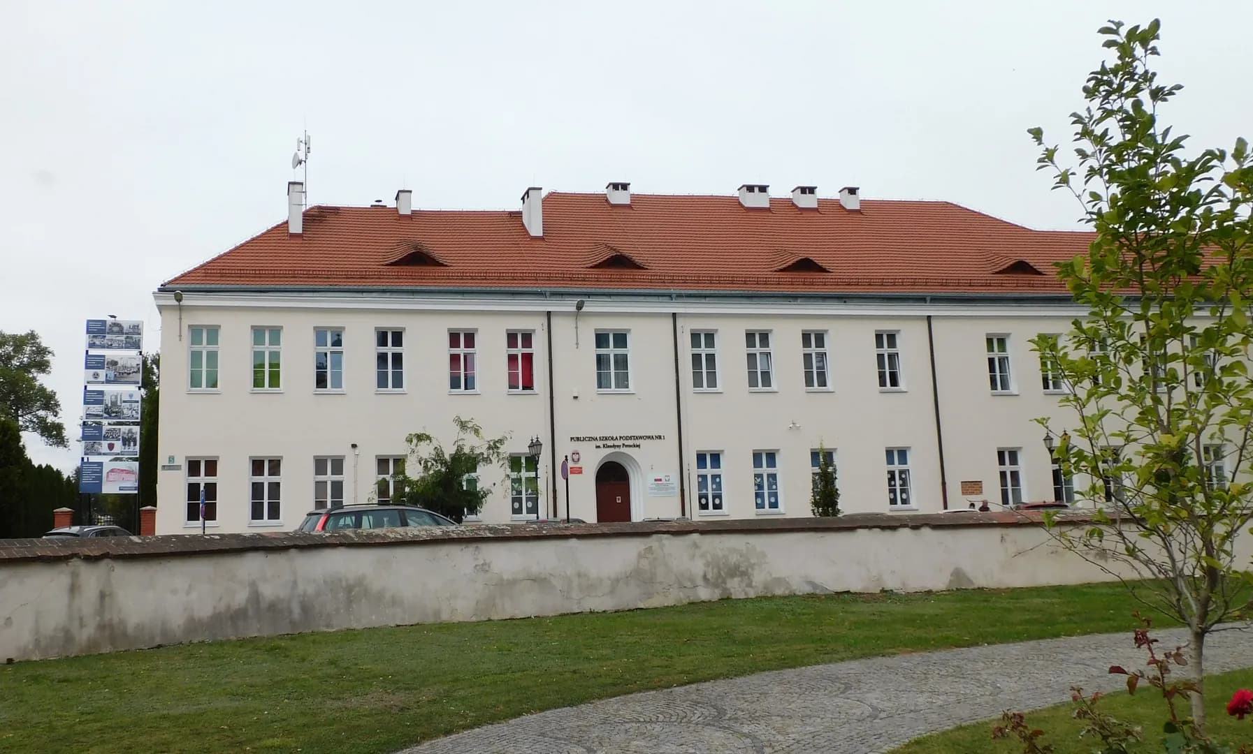 Budynek Publicznej Szkoły Podstawowej nr 1 w Pułtusku
