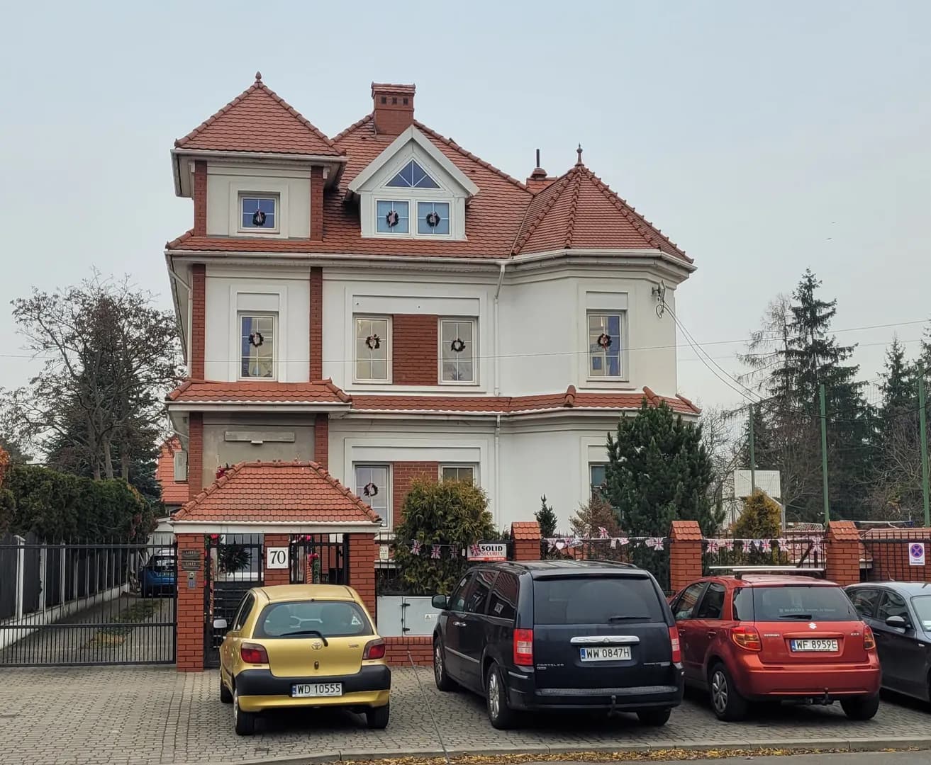 Willa mieszcząca Niepubliczne Przedszkole Kensington International Kindergarten w Warszawie