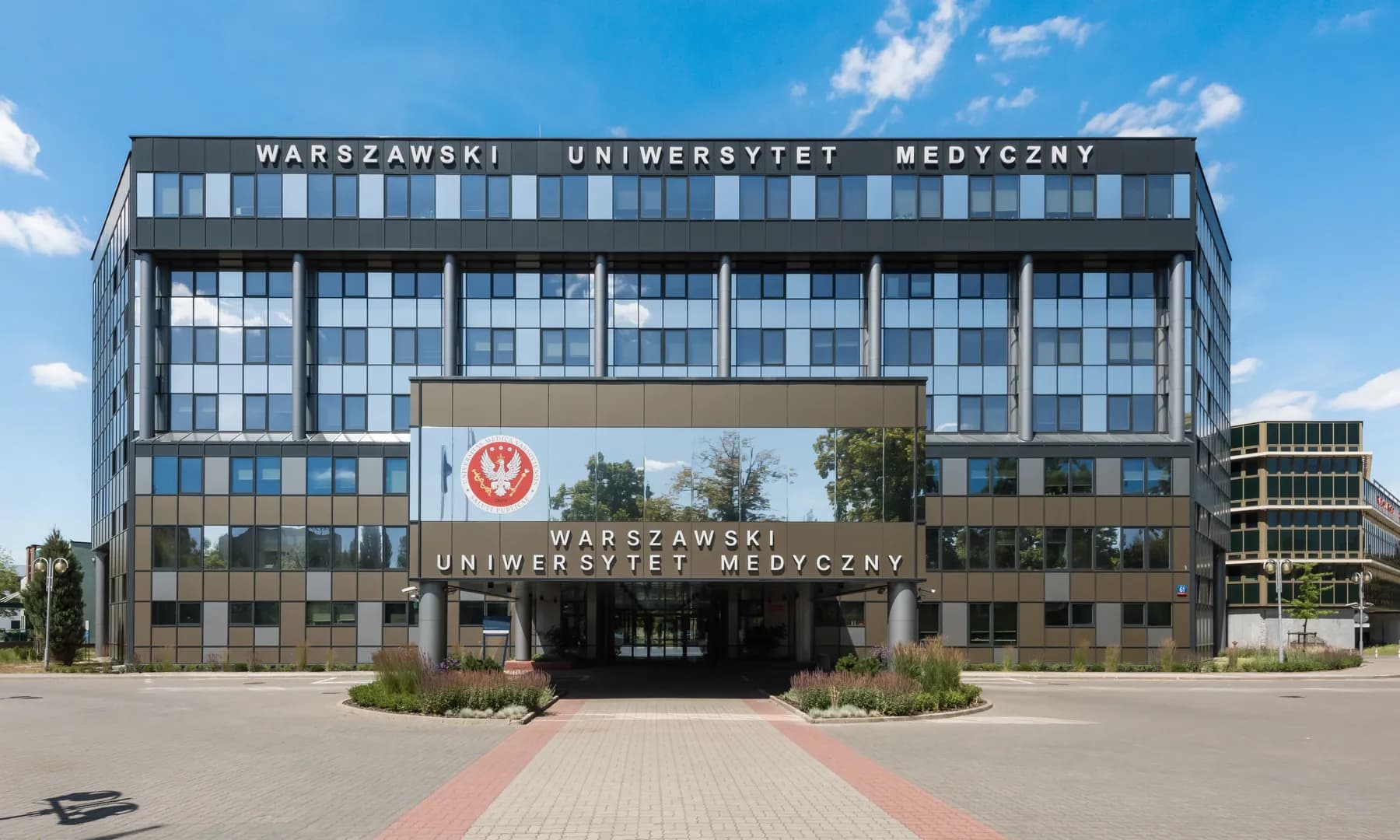 Gmach Rektoratu Warszawskiego Uniwersytetu Medycznego przy ulicy Żwirki i Wigury w Warszawie