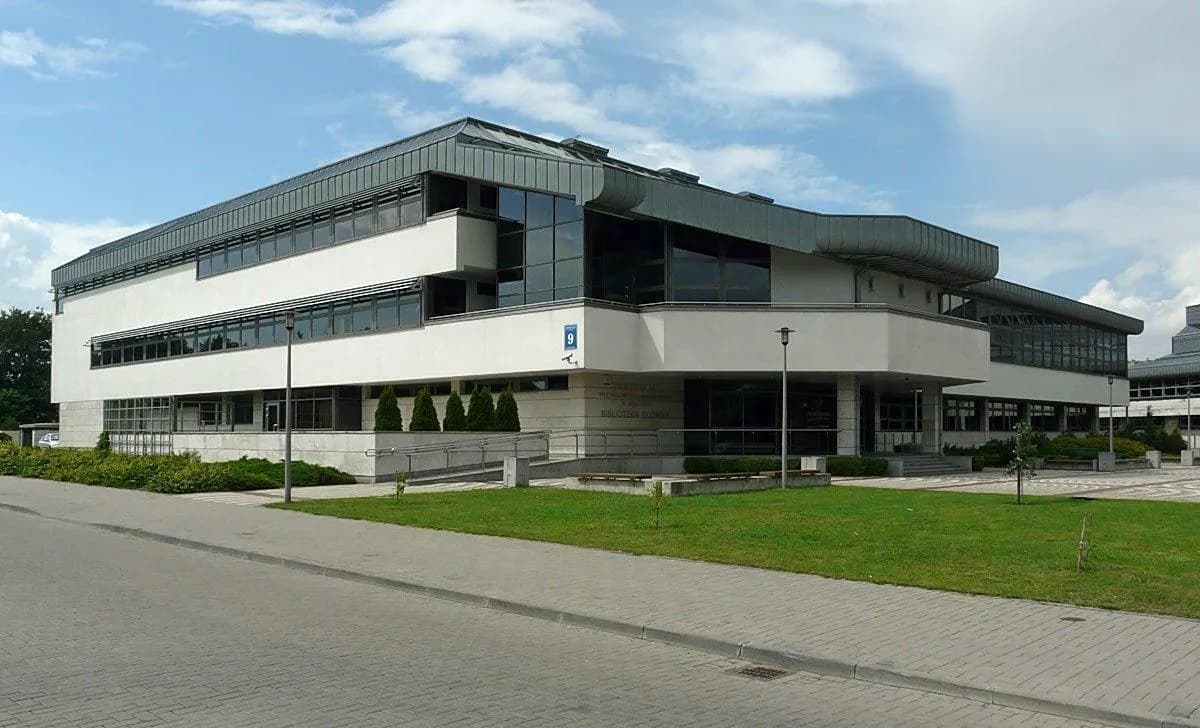 Nowoczesny budynek Biblioteki Głównej Uniwersytetu w Siedlcach
