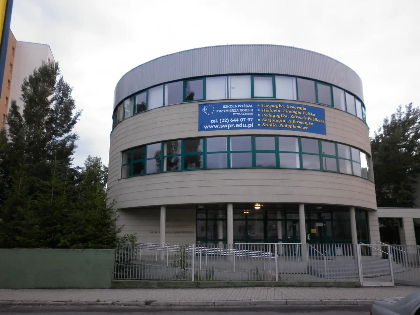 Budynek uczelni Collegium Verum w Warszawie